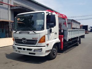 Xe Tải Hino gắn cẩu Unic 3 tấn 4 đốt