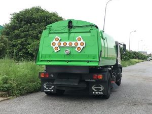 Xe quét hút bụi đường Hino – 06 khối