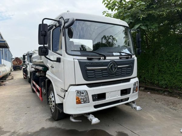 xitec phun nước rửa đường 9m3 dongfeng